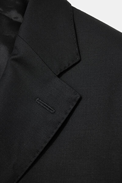 SUIT 4