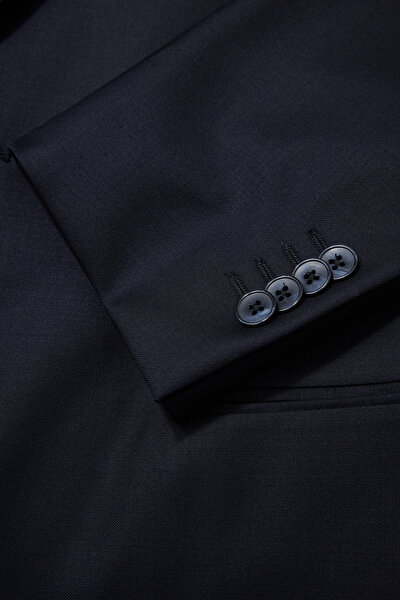 SUIT 4