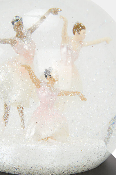 SNOW GLOBE 3