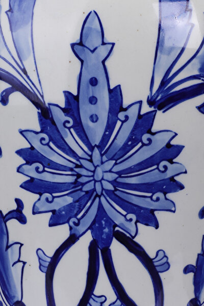 DECORATIVE VASE 4