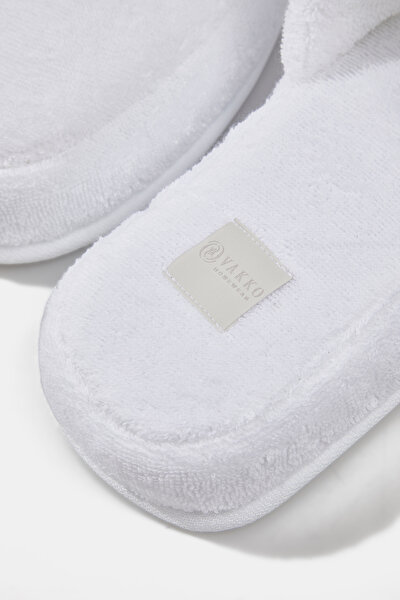 SLIPPERS 3