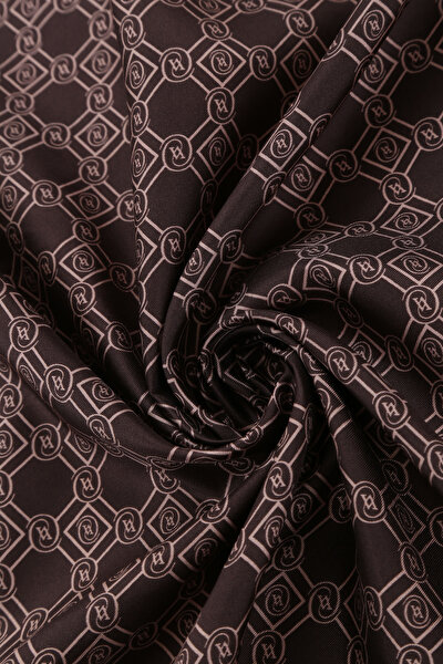 MONOGRAM DESENLİ İPEK EŞARP 3