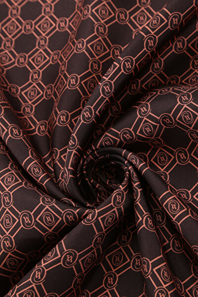 MONOGRAM DESENLİ İPEK EŞARP 3