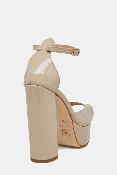BEIGE PATENT LEATHER SHOE 3