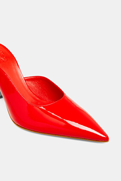 Red Slipper 4