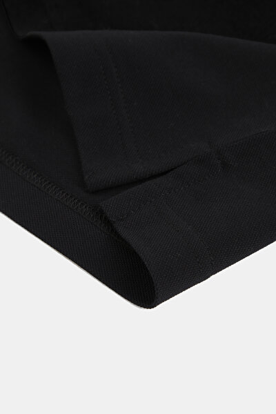 BLACK T-SHIRT 4