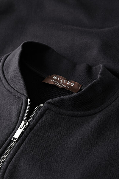BLACK SWEATSHIRT 3