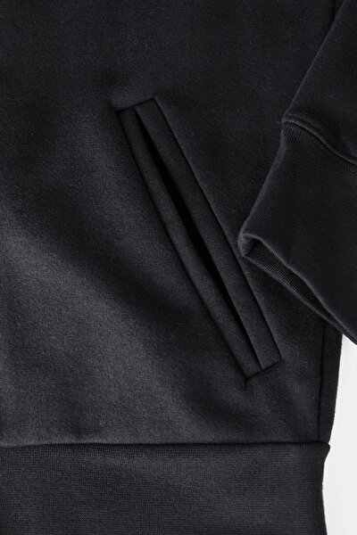BLACK SWEATSHIRT 4