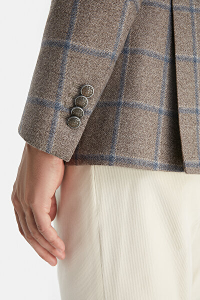 GREY JACKET 4