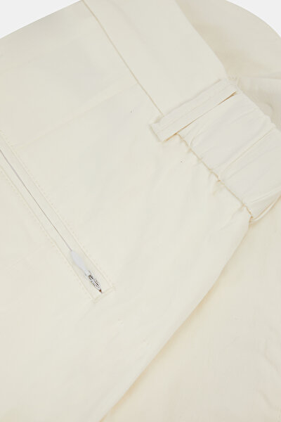 WHITE BERMUDA 4