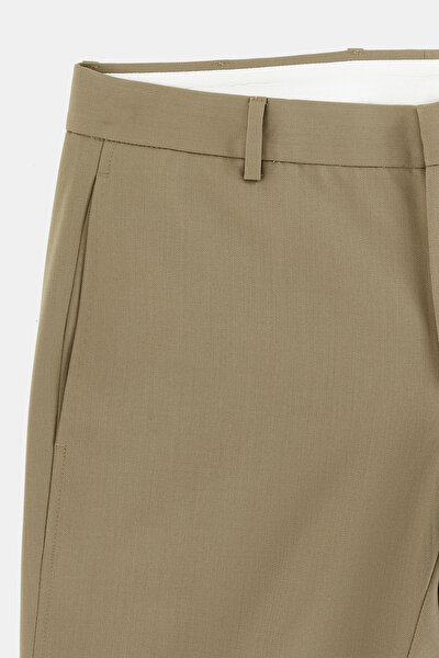 BEIGE TROUSERS 3