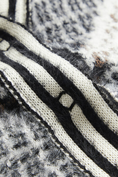 GREY DESIGN FILLED CARDIGAN 4