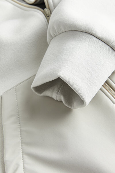 WHITE HOODIE SWEATSHIRT 3