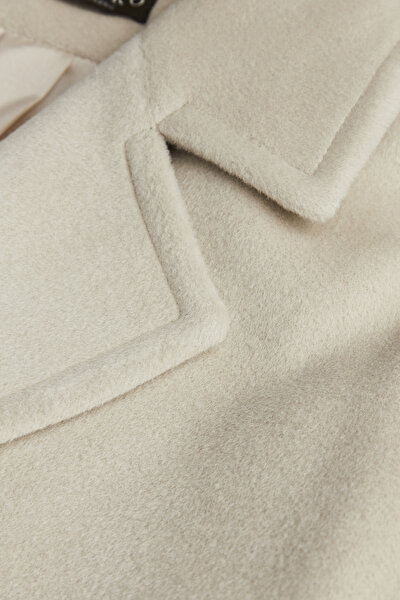 BEIGE WOOL SHORT REEFER JACKET 3