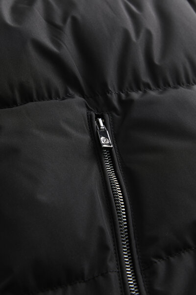 BLACK COAT 4