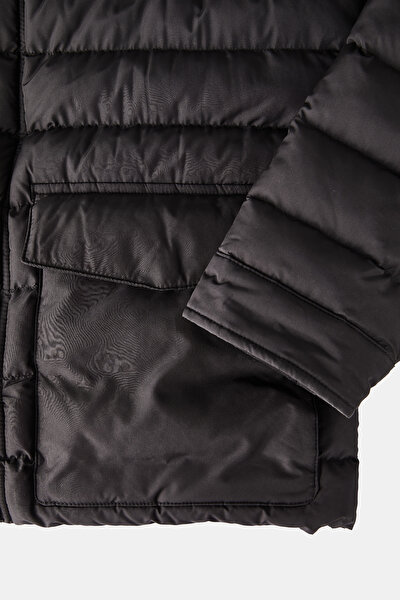 BLACK COAT 4