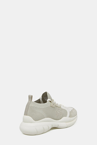 LIGHT GREY SNEAKER 3