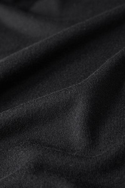 BLACK V NECK TRICOT JERSEY 4