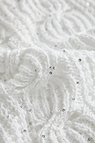 WHITE SWEATER 9