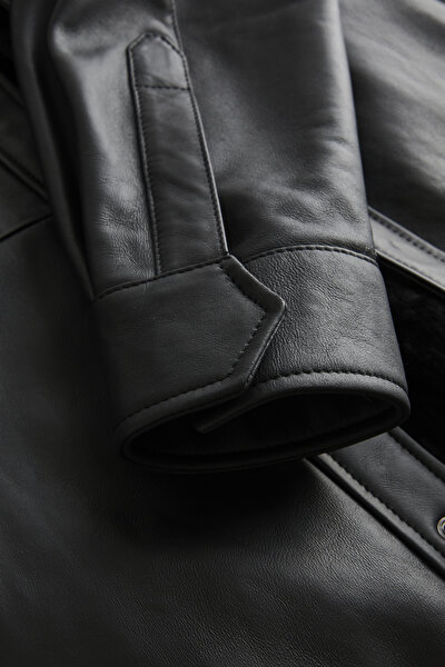 BLACK LEATHER COAT 5