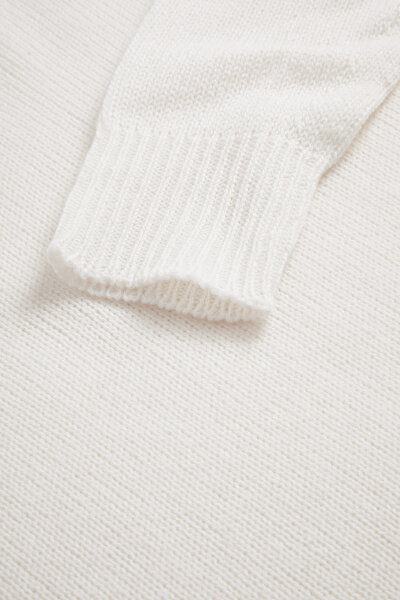 WHITE V NECK JERSEY 8