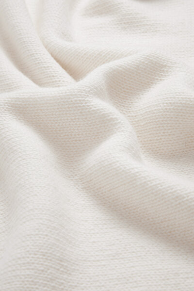 WHITE V NECK JERSEY 9