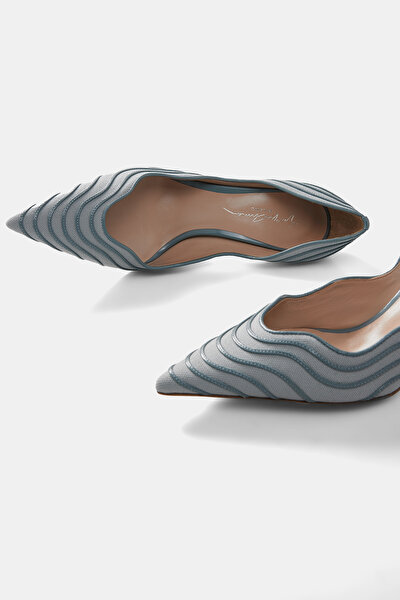 BLUE SHOES 8