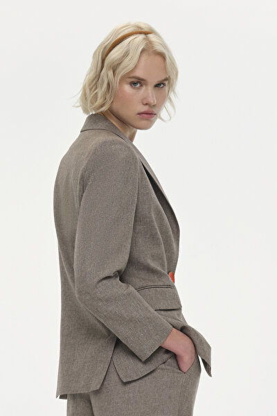 BEIGE JACKET 4