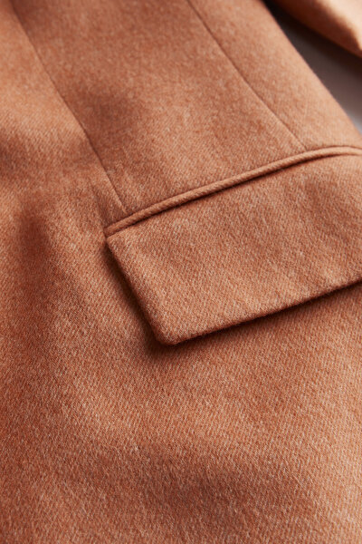 ORANGE JACKET 9