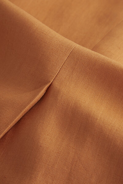 ORANGE JACKET 8