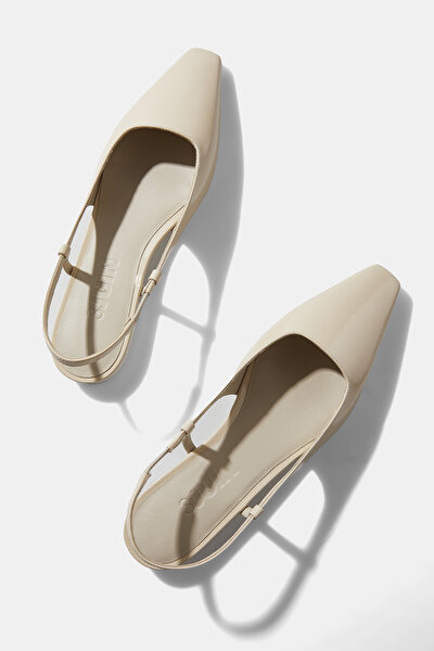 WHITE LEATHER SHOE 5