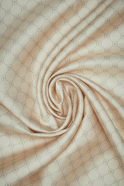MONOGRAM DESENLİ İPEK EŞARP 3