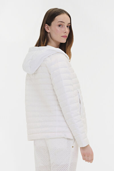 WHITE COAT 3