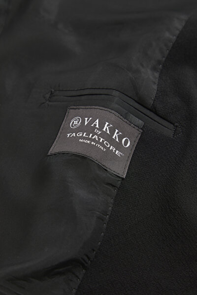 BLACK JACKET 4