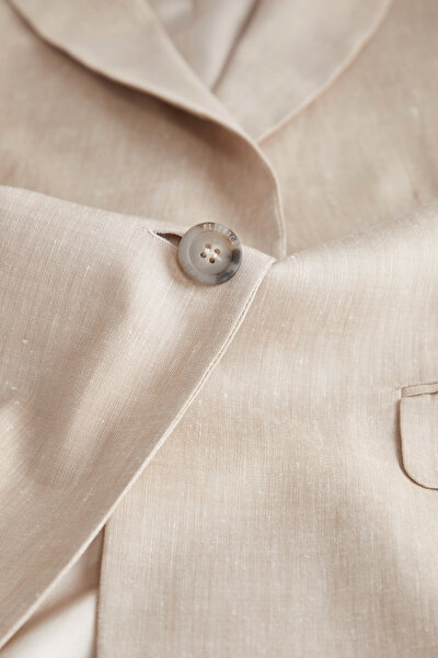 BEIGE JACKET 8
