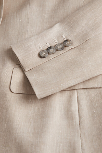 BEIGE JACKET 9