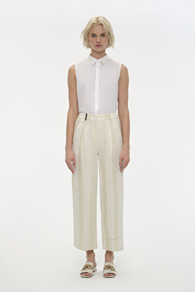 WHITE SLEEVELESS SHIRT 3