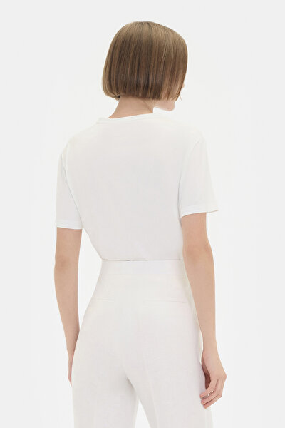 WHITE BASIC / ROUND NECKLINE SHORT SLEEVE TSHIRT 3