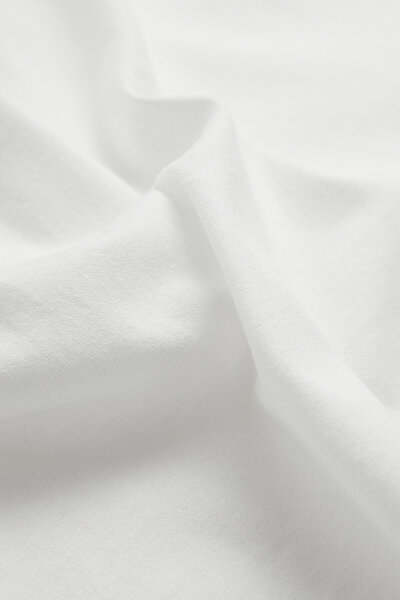 WHITE BASIC / ROUND NECKLINE SHORT SLEEVE TSHIRT 9