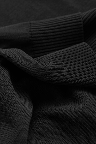 BLACK BASIC / ROUND NECKLINE SHORT SLEEVE TSHIRT 5