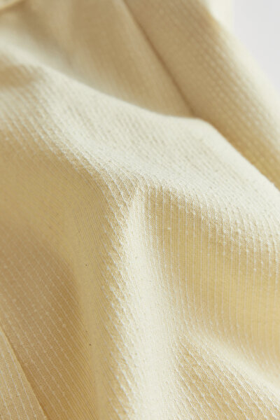LIGHT YELLOW BERMUDA 9