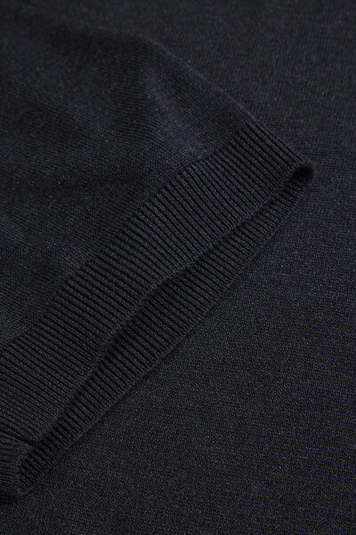 NAVY BLUE SHORT SLEEVE TSHIRT 4