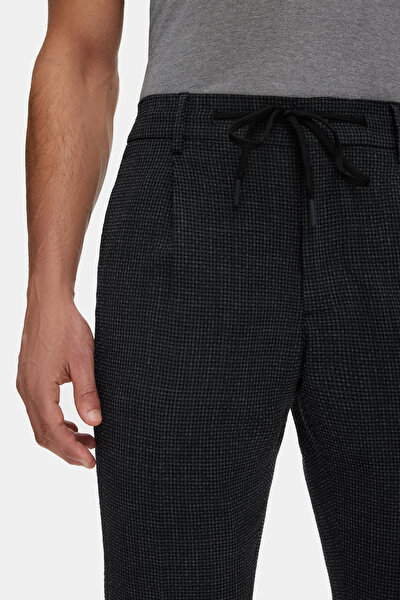 BLACK SMALL BOXES DESIGN TROUSERS 3