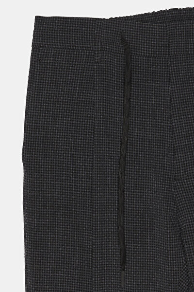 BLACK SMALL BOXES DESIGN TROUSERS 8