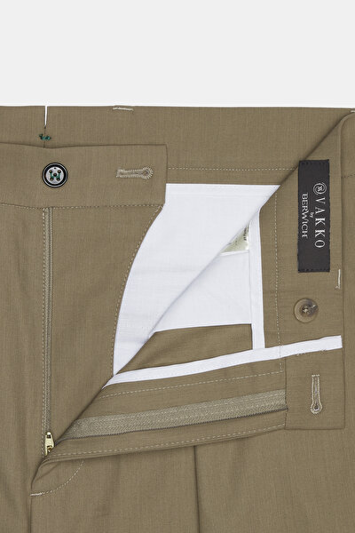 BEIGE TROUSERS 9