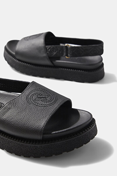 SANDAL 4