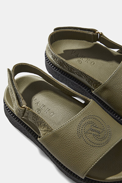 SANDAL 5