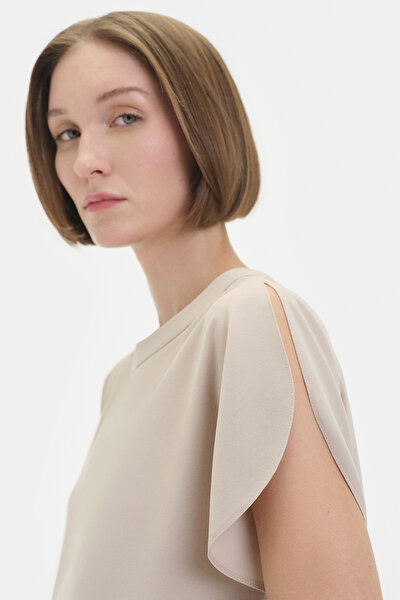 BEIGE BASIC / ROUND NECKLINE SHORT SLEEVE BLOUSE 4
