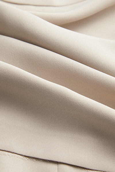 BEIGE BASIC / ROUND NECKLINE SHORT SLEEVE BLOUSE 9