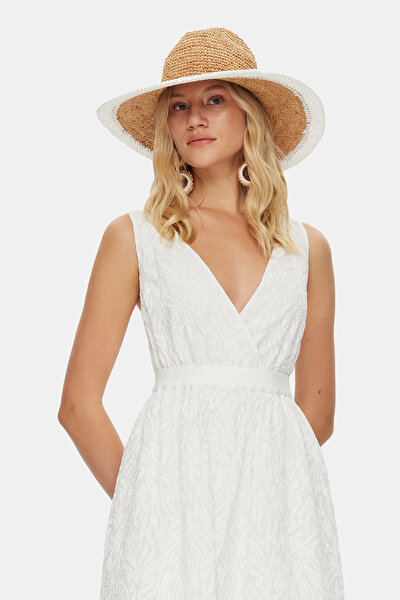 ECRU SLEEVELESS BELOW THE KNEE DRESS 3